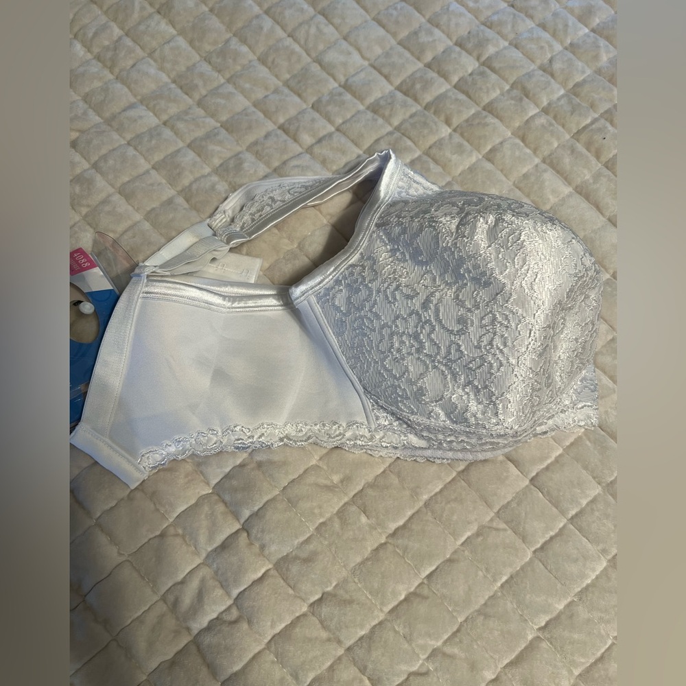 Playtex 18 Hour Cooling Comfort Bra - White - Picture 3 of 3